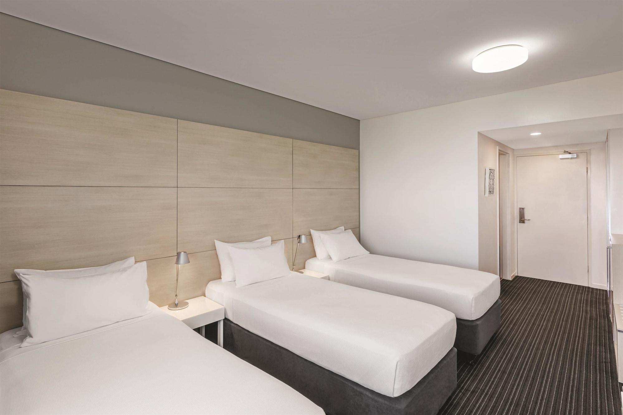 Vibe Waterfront Hotel