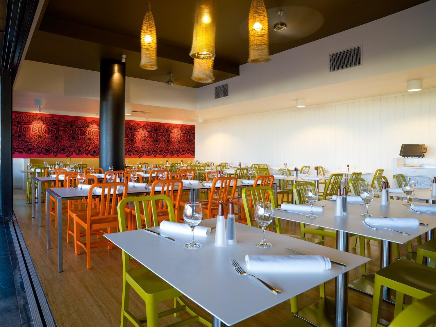 Vibe Waterfront 4*