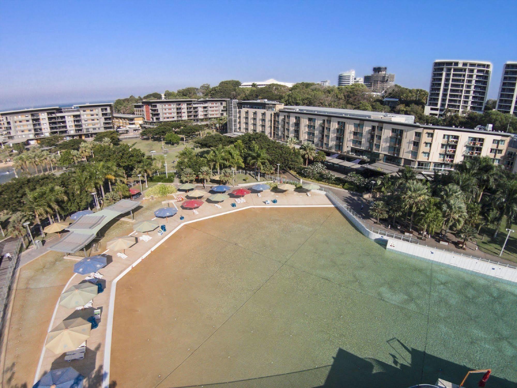 Vibe Waterfront 4*